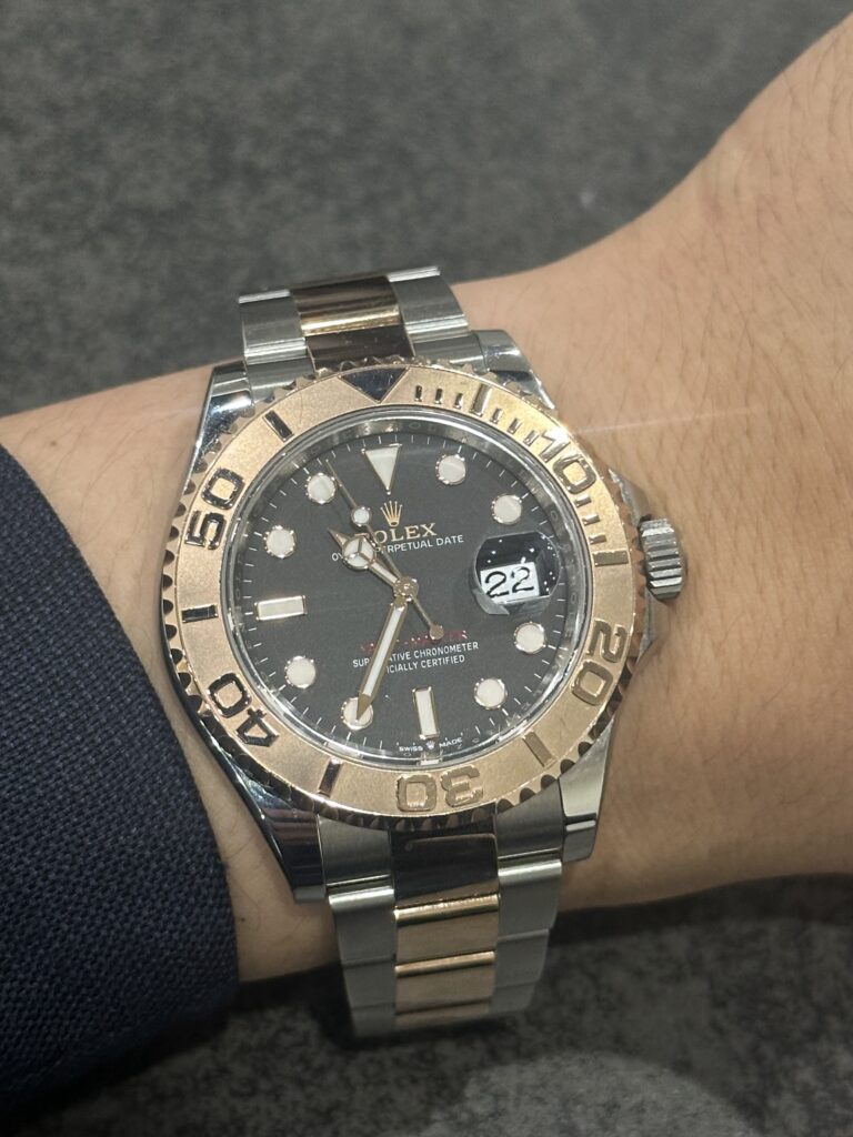 ROYALスタッフの時計紹介！